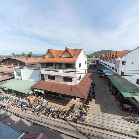 Saiyud Hostel Mae Hong Son Bagian luar foto